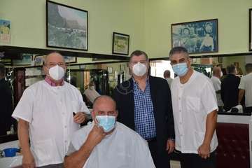 Peluquería Tomás: medio siglo cortando el pelo en Telde/TA.